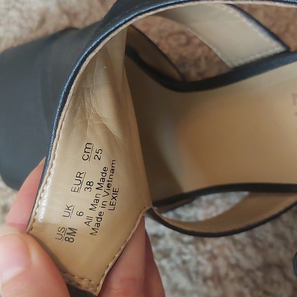 Black Naturalizer heels - Picture 6 of 6